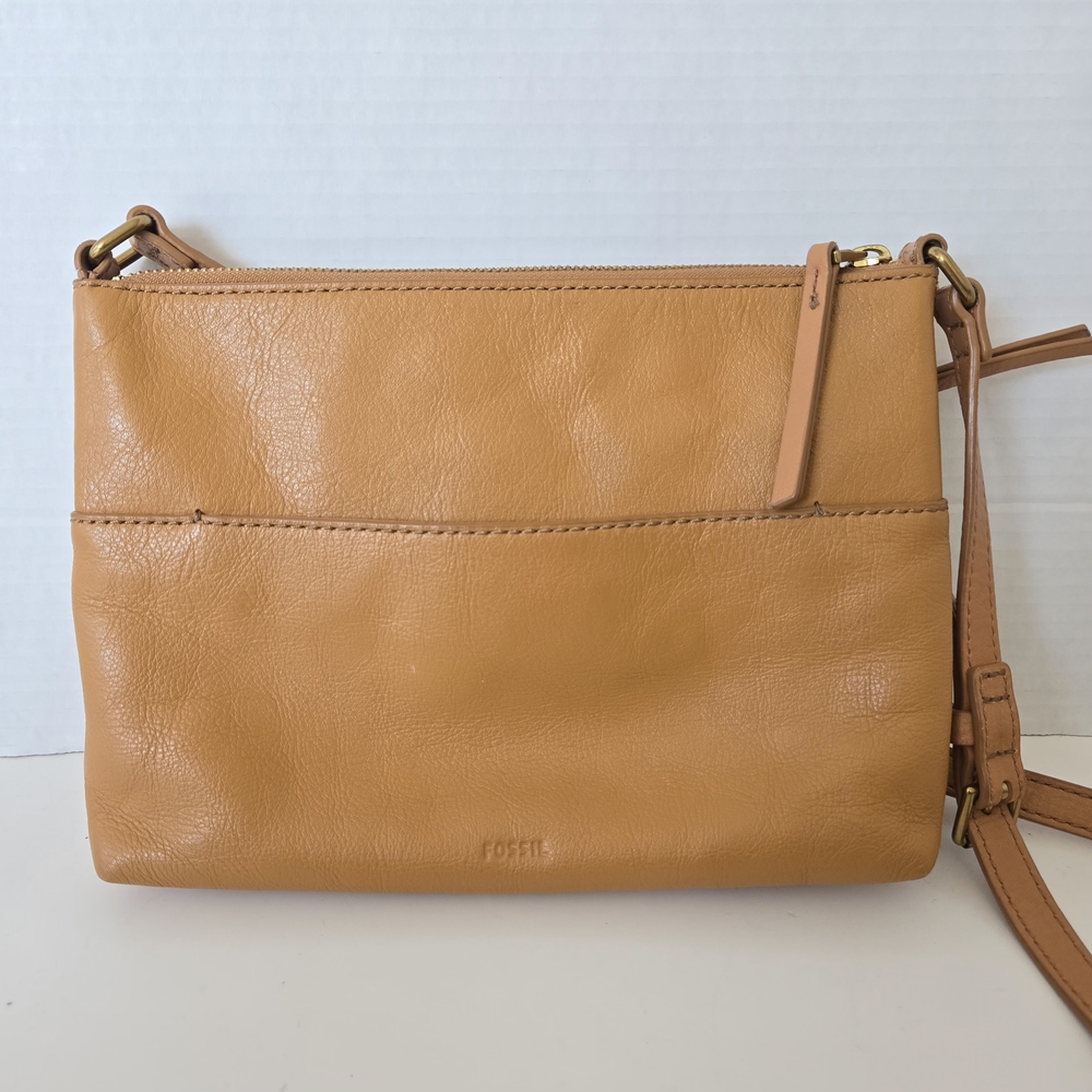 Fossil Fiona Crossbody Purse Cow Hide Small Tan Adjustable Strap Brown Lining